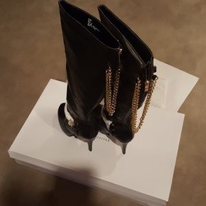 New never worn Luxe by Justfab boots